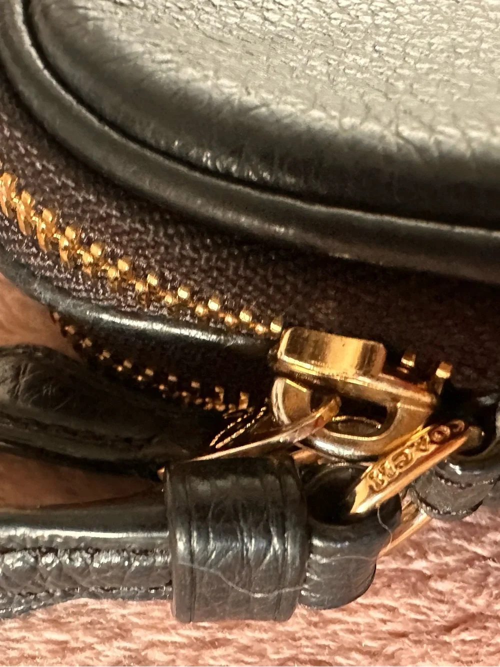 Coach Black Pebble Leather Crossbody Camera Bag 8x5 ,2 zippers adjustable strap
